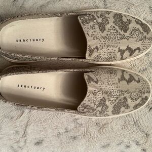 NWT Women’s Sanctuary slip on shoes size 8 1/2